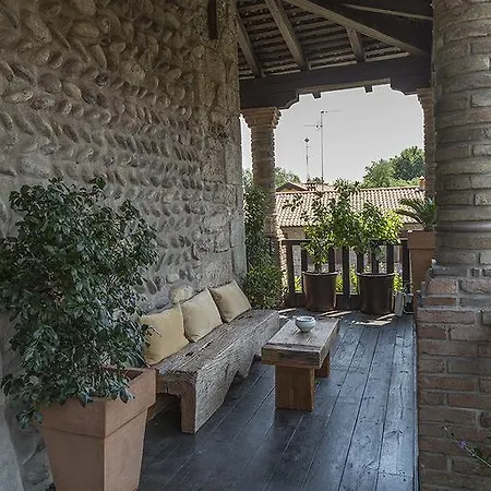La Torre Medioevale Frühstückspension Marne di Filago
