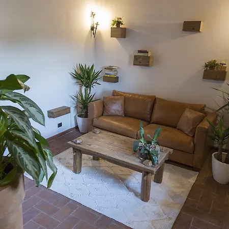 Bed & Breakfast La Torre Medioevale 4*